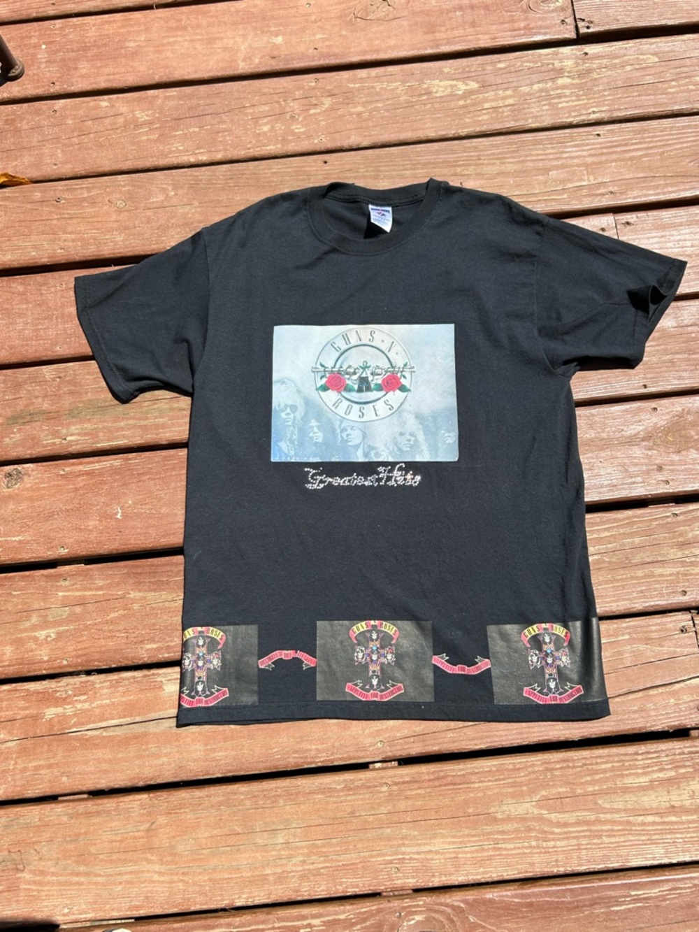 Guns N’ Roses Greatest Hits t-shirt front and back graphic Large
